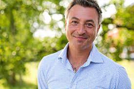 Heinäkuuta 1969) on ruotsalainen kokki ja ravintoloitsija, joka on osittain palestiinalaista. Tareq Taylor S Nordic Cookery Posts Facebook