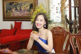 Phạm ngọc hà my tặng hoa cho tổng thống donald trump năm 2017. CÄƒn Há»™ 220m2 Cá»§a Hot Girl Tá»«ng Táº·ng Hoa Tá»•ng Thá»'ng Trump 2sao