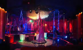 Three clubs each located in westminster, anaheim and redlands. Cabaret Gentlemen S Club Cristal Freizeit Und Sport Rogoznica Marina Frapa
