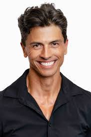 Tracy Burr's Instagram, Twitter & Facebook