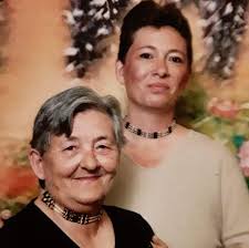 Should you split a restaurant bill evenly with others if you ordered  differently?