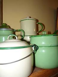 Granny Sue'S News And Reviews: Graniteware And Enamelware: What'S The  Difference?