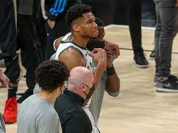Giannis was forced out of the bucks' loss to the rockets in the first quarter with a right ankle injury. 2ekhil Cnzn8hm