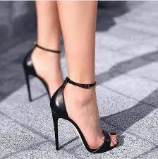 Get ready for a night out with a pair of chic 6 inch platform heels, cute pumps or stilettos from pink basis. Tacones High Heels Pe Instagram Black Heels In 2021 Heels High Heels Fashion Heels