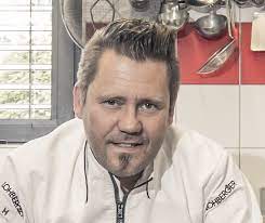 Mike süsser (born 8 january 1971) is a german chef and author. Mike Susser Wikidata