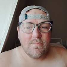 Mirror selfie for the win 🏆 (I kinda like this hat)