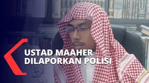 'iya tambah cantik pake jilbab kayak kyai nya banser ini ya', ucap kepala biro penerangan masyarakat divisi. Belum Usai Dengan Nikita Mirzani Ustad Maaher Dilaporkan Polisi Karena Hina Ulama Nu Youtube