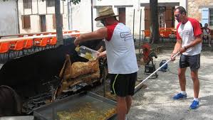 Place de la mairie, apéritif offert par la municipalité, puis banquet gaulois avec sanglier à la. Caudecoste Les Fetes De La Madeleine Quatre Jours De Liesse Populaire Ladepeche Fr