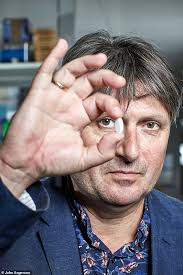 Poet Laureate Simon Armitage pens a poem in the fight against cancer
