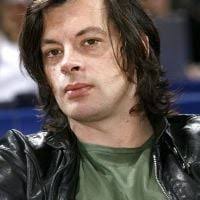 Peu de quotidien avec elle" : pourquoi Benjamin Biolay ne voit pas beaucoup  sa fille Louisa âgée de 6 ans ?