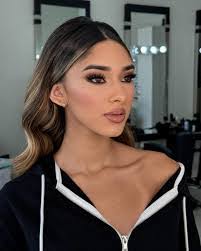 Elaine Leone's Instagram, Twitter & Facebook