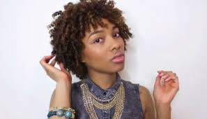 Angled bob with light waves. 3 Cute Heatless Curly Hairstyles For Summer