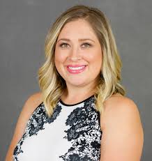 Lisa Swiger's Instagram, Twitter & Facebook