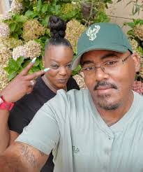 Theresa Bee's Instagram, Twitter & Facebook