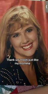 Marianne Reeves's Instagram, Twitter & Facebook