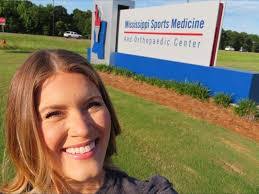 Kelly Dismuke's Instagram, Twitter & Facebook