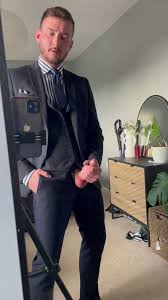 Man at play jerking off in a elegant suit for you