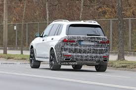 The bmw x7 is getting a facelift soon, and today is our first look at what bmw's biggest crossover will look like with the changes. 2022 Bmw X7 Facelift Prototype Shows Hints Of Brand S New Controversial Facial Design Direction Carscoops