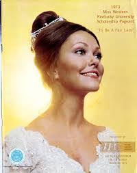 Eve Elmore's Instagram, Twitter & Facebook