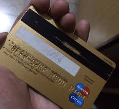 Pada kartu kredit atau kartu debit ada beberapa informasi yang tercantum, informasi tersebut merupakan indentitas dari kartu dan pengguna kartu. Pita Hitam Pada Kartu Atm Rusak