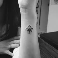 Image Result For Minimalist Hamsa Tattoo Tatowierungen Hamsa Tattoo