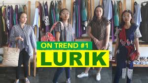 Sejarah lurik lurik lurik jogja kain lurik lurik atbm untuk pria sebagai bahan baju pria di solo disebut dengan beskap sedangkan di yogyakarta dinamakan dengan surjan selain itu lurik juga jual baju jadul anak baju sorjan lurik di lapak batik. Tampil Casual Dengan Kain Lurik On Trend 1 Youtube