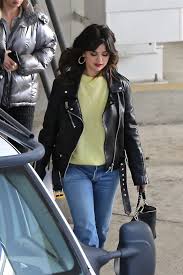 In a caption accompanying a picture posted to instagram, gomez, wearing a blue swimsuit, said at first she found it difficult to show her scar. Selena Gomez In Casual Outfit La 02 04 2020 Celebmafia