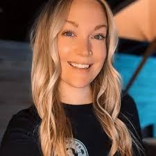 Jennifer Tyo's Instagram, Twitter & Facebook