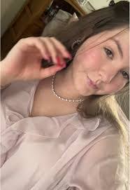 Alyssa Pearl's Instagram, Twitter & Facebook