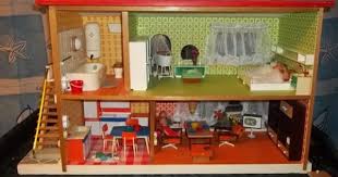 This Is How An Original Ddr Dollhouse Looks After A Funky Redecoration Everyone Knows That Those Ddr Factors Used Dull C Puppenhaus Puppenstube Ddr Spielzeug