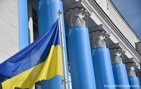 Миллионы украинцев примкнули к экранам своих телевизоров, что бы посмотреть прямую трансляцию парада ко дню независимости украины. Qqzka7u 2vugcm