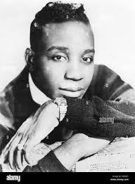 Kenneth Singer's Instagram, Twitter & Facebook