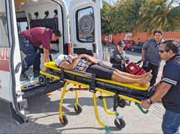 Mujer resbala en la avenida Contadores de Campeche - PorEsto