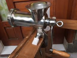 Hasil gilingan daging yang dihasilkan oleh mesin penggiling daging sesuai dengan keinginan. Tutorial Electronics And Programming Gilingan Daging Manual Stainless Steel 314 Meat Mincer Ukuran 10