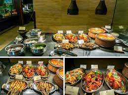 The rasa sayang resort & spa is on batu ferringhi beach in the northwest of penang island. Seafood Buffet Dinner Spice Market Shangri La S Rasa Sayang Resort Spa Batu Ferringhi Penang Crisp Of Life