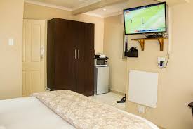 Start with a bed style and let the rest of the décor follow or fall in love with a single piece and synchronize accordingly. Matt S Rest B B And Self Catering Pietermaritzburg Updated 2021 Prices