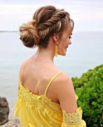 Note that it will look particularly cool if you take care. 20 Inspiring Beach Hair Ideas For Beautiful Vacation