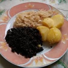 Rezept Fur Tote Oma Ein Ddr Klassiker Graupenwurst Mit Kartoffeln Und Sauerkraut Rezept Grutzwurst Rezepte Graupe