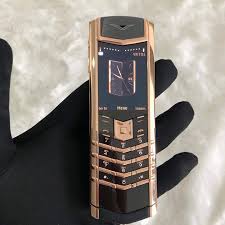 Chiếc điện thoại viettel luxury phone có giá bán ngàn đô của viettel không những mang kiểu dáng sang trọng mà còn có tính năng bảo mật vô cùng mạnh mẽ. Facebook