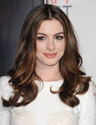Balayage est la technique qui donne les plus jolies mèches caramels sur toutes cheveux. Couleur Cheveux Ete 2020 Top 25 Colorations Tendance