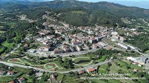 The nearest airport to vieira do minho is vila real (vrl). A Terceira Dimensao Vieira Do Minho