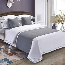 I runner letto joint sono disponibili in 11 nuances durevoli e resistenti ai lavaggi. Zouy Runner Da Letto Runner Letto Bed Bandiera Letto Bandiera Hotel Runner Da Letto Decorazione Letto Sciarpa Bed Scarf Letto Runne Sciarpa Runner Letto Matrimoniale Sciarpa Amazon It Casa E Cucina