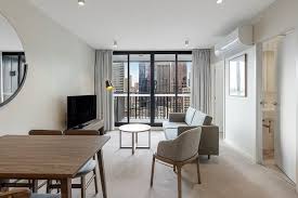 Brady Apartment Hotel Hardware Lane Rooms: Pictures & Reviews