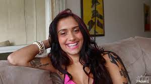 Sexy Giselle Mari Gives A Great Blowjob : XXXBunker.com Porn Tube