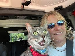 Kat Cecil's Instagram, Twitter & Facebook