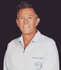 Albert Salama's Instagram, Twitter & Facebook