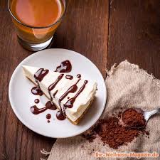 Die hälfte der ananaswürfel auf den kuchen geben und mit der 2. Schneller Low Carb Quarkcreme Kuhlschrankkuchen Rezept Ohne Zucker