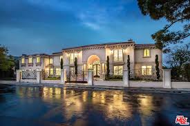 12063 Crest Ct Beverly Hills Ca 90210 Mls 20574926 Zillow Beverly Hills Beverly Hills California Gated Community