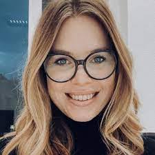 Eva Klausner's Instagram, Twitter & Facebook