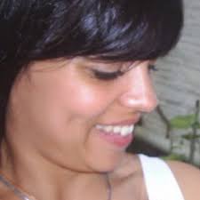 Débora Brum (@DeGaucha)